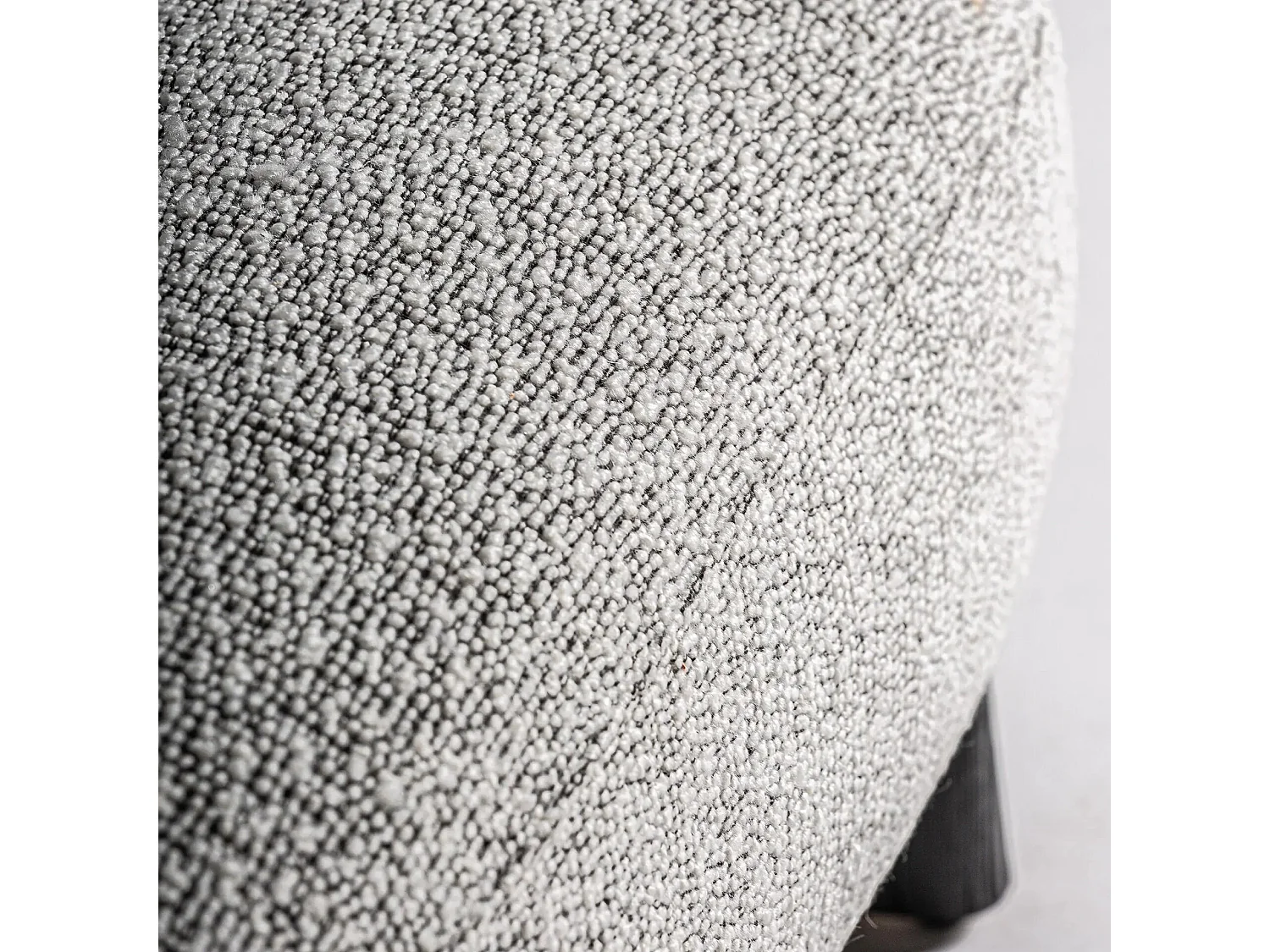 Sillón NARA – Madera maciza de roble marrón claro y tela-Gris