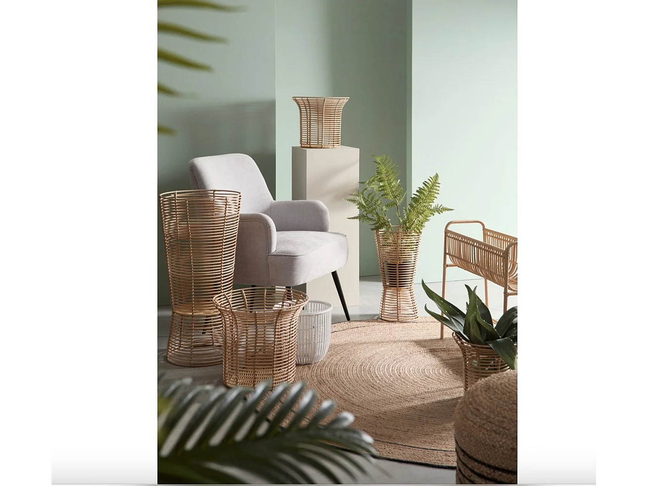 Fauteuil ERNESTINE – Deign compact & confort dene-Marron