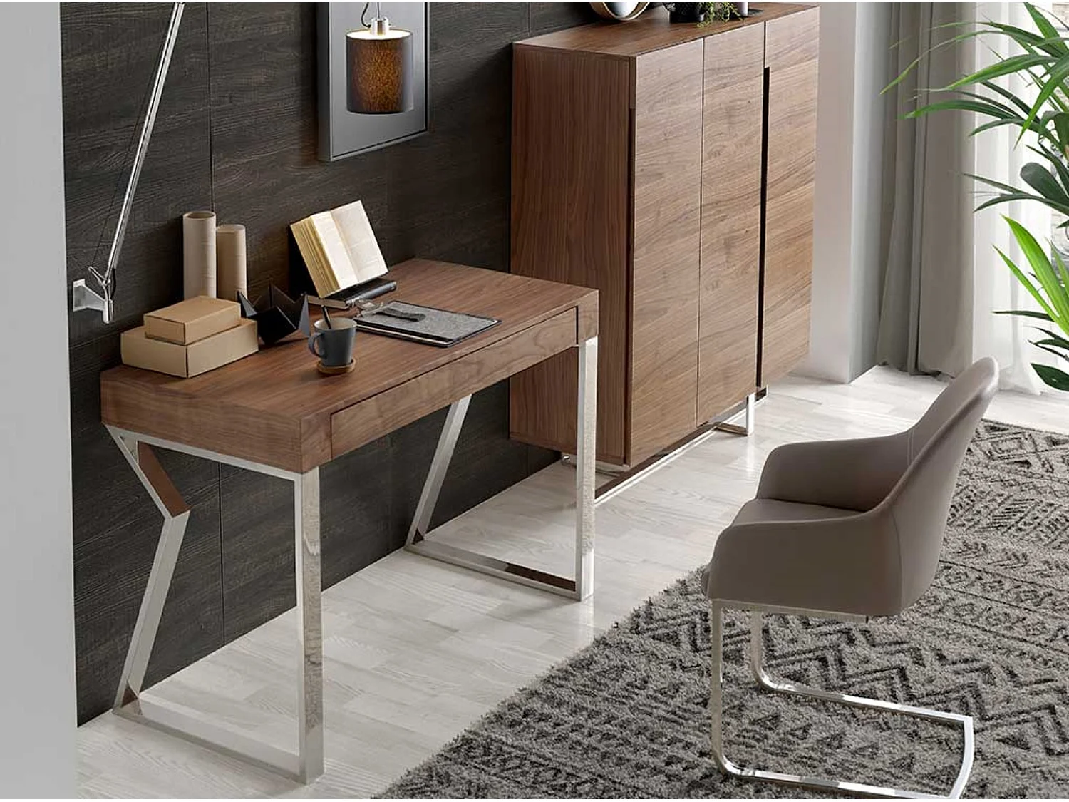 Zoliver designbureau in notenhout en chroomstaal 120 cm