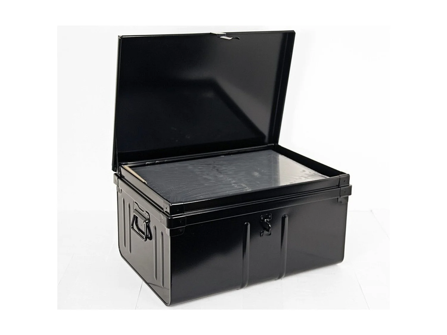 Malle de rangement en métal Habitat L52xH27,5xP37 - Capacité 45 litres-Noir