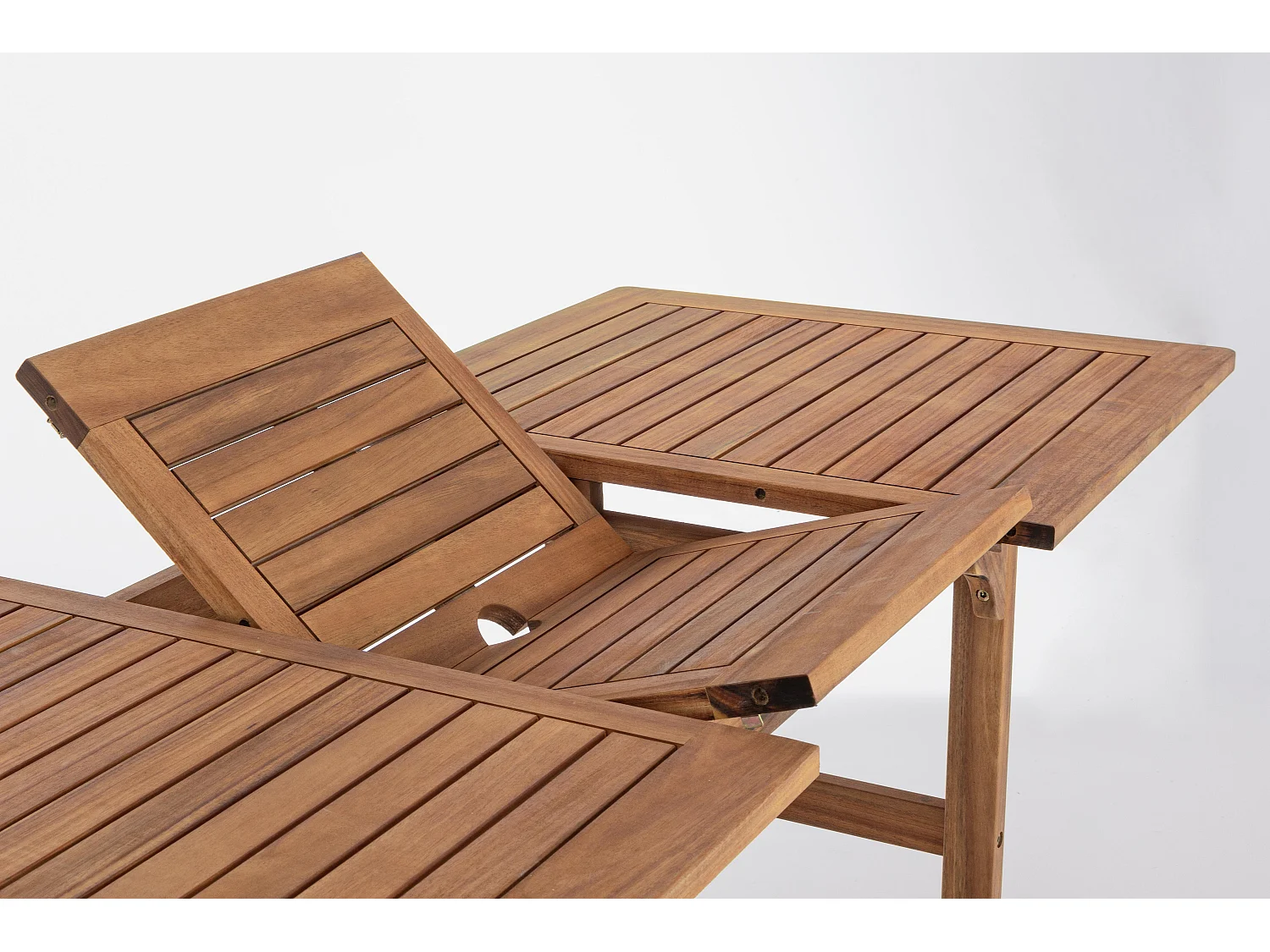 Table rectangulaire d'extérieur à rallonge NOEMI – Bois d’acacia huilé-120 à 160 cm