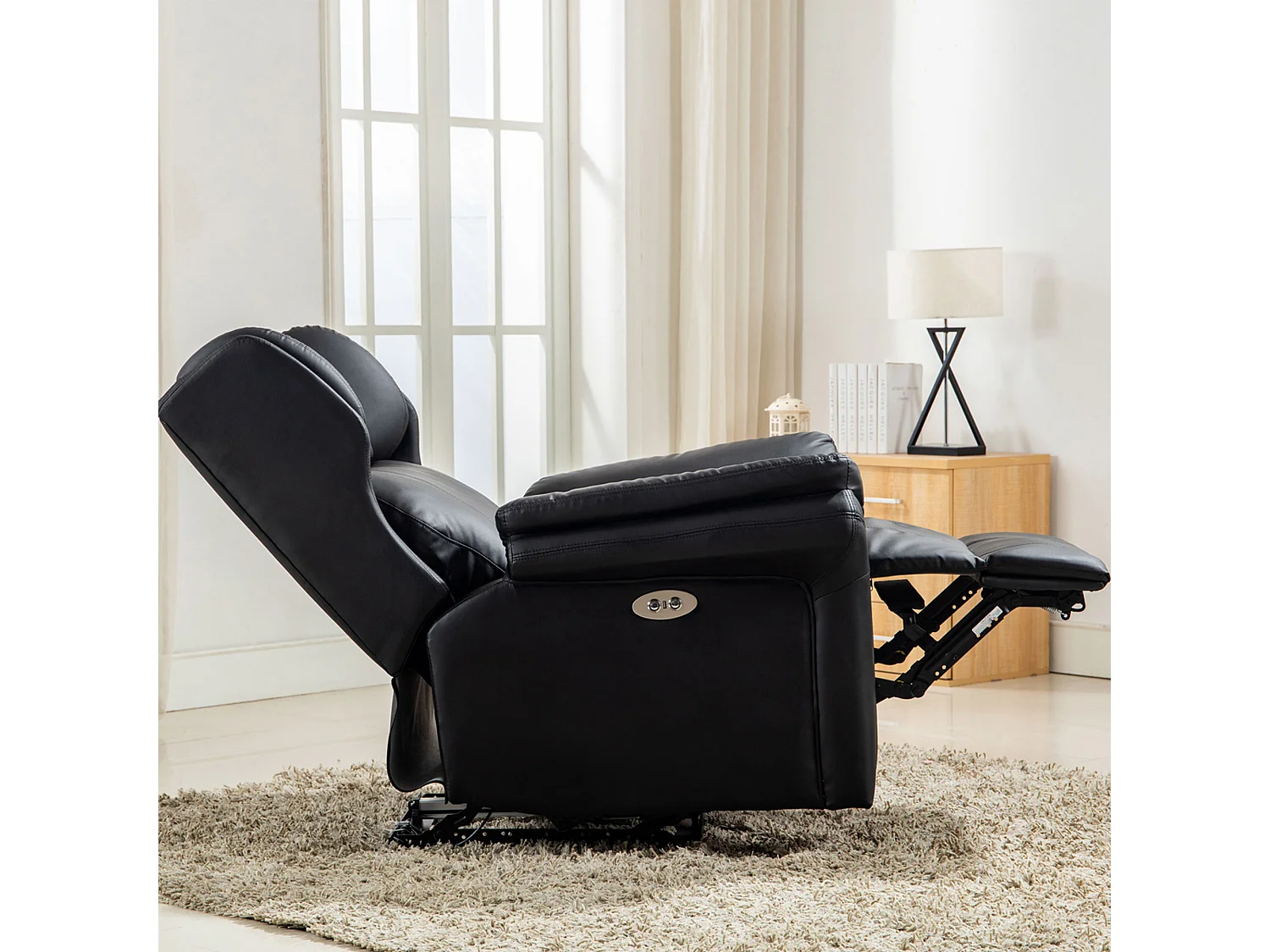 Electric Recliner Chair Wingback Design & USB Port In Bonded Leather