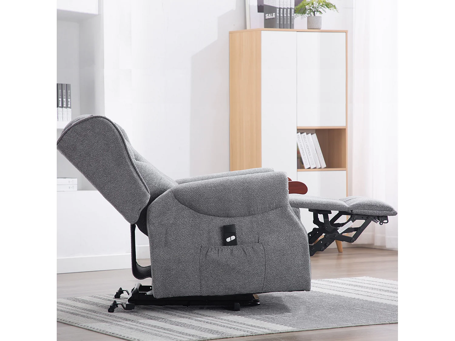 Harrogate Single Motor Electric Rise Recliner Fabric Lift Riser Chair