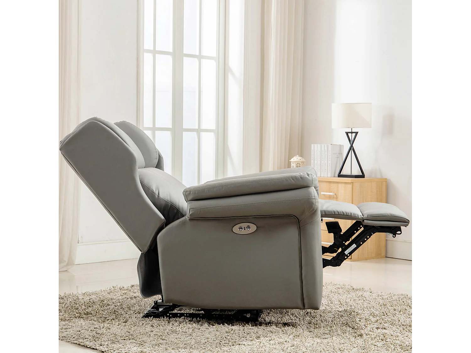 Electric Recliner Chair Wingback Design & USB Port In Bonded Leather