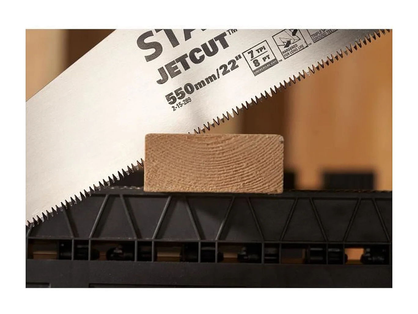 Scie égoïne STANLEY Jetcut 550 mm pour bois, dents hardpoint, poignée ergonomique jaune