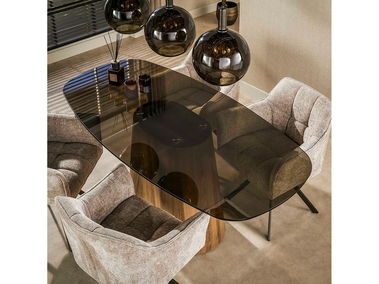 Table à manger en verre fumé design ovale organique 180 cm MILOS