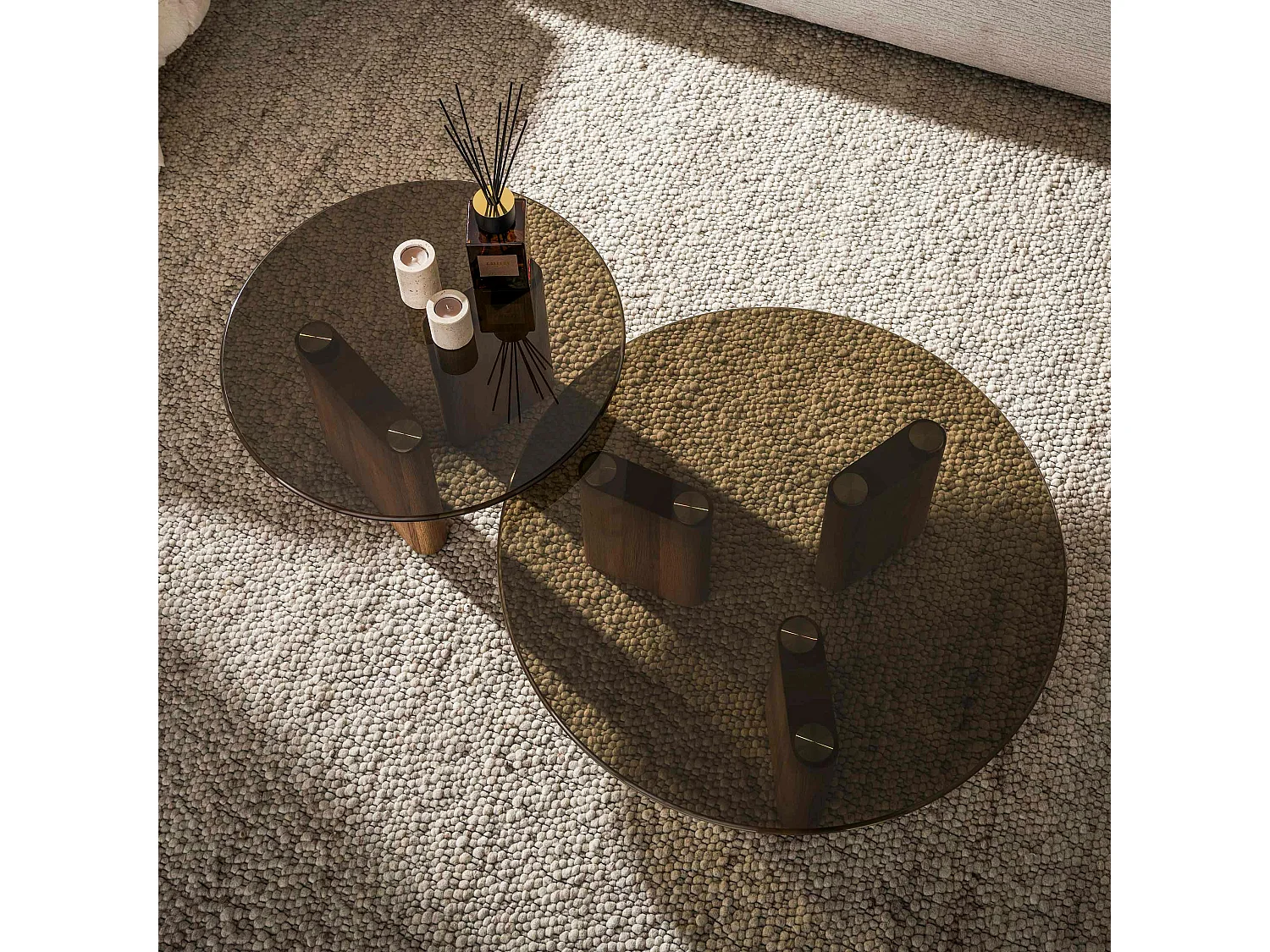 Table basse gigogne ronde en verre fumé (lot de 2) MILOS