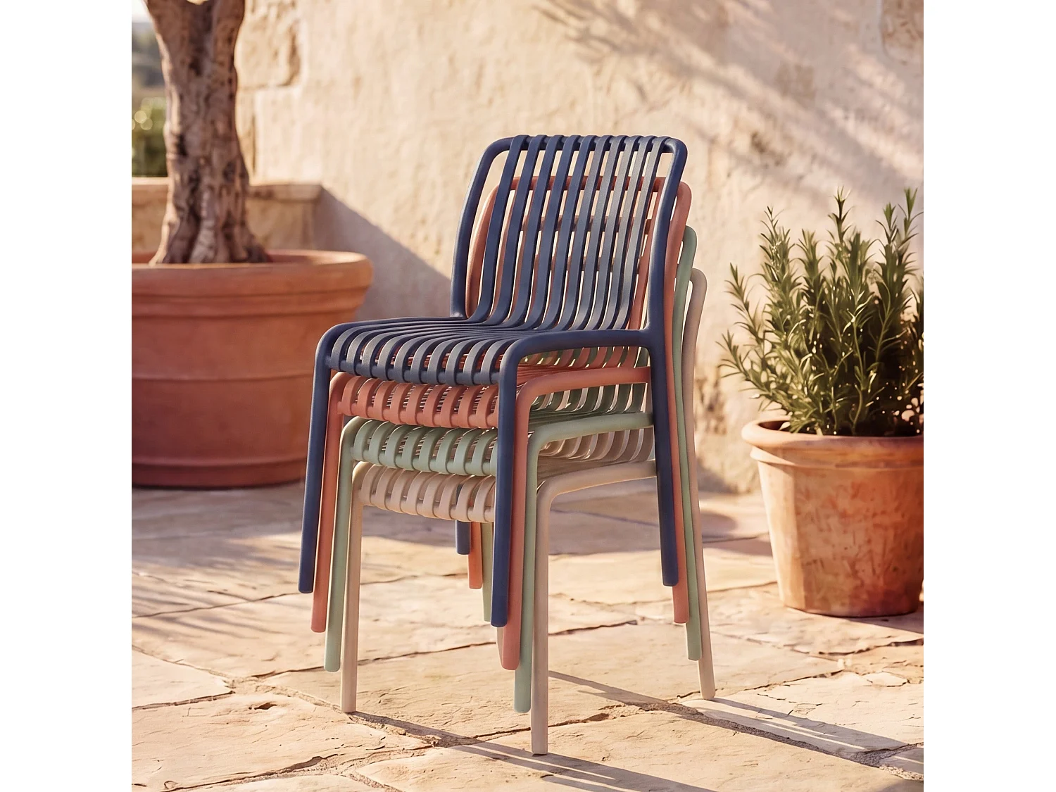 Set di 2 sedie da giardino impilabili in plastica terracotta - Duli