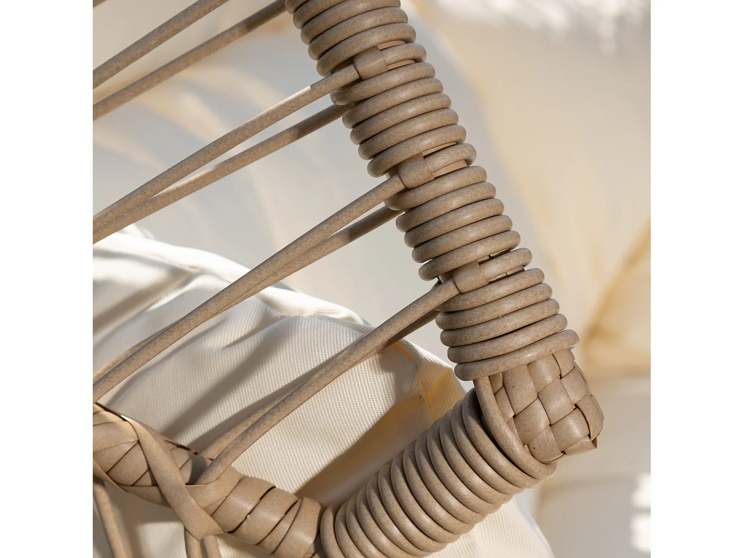 Cocona 2 Seat Standing Egg Chair