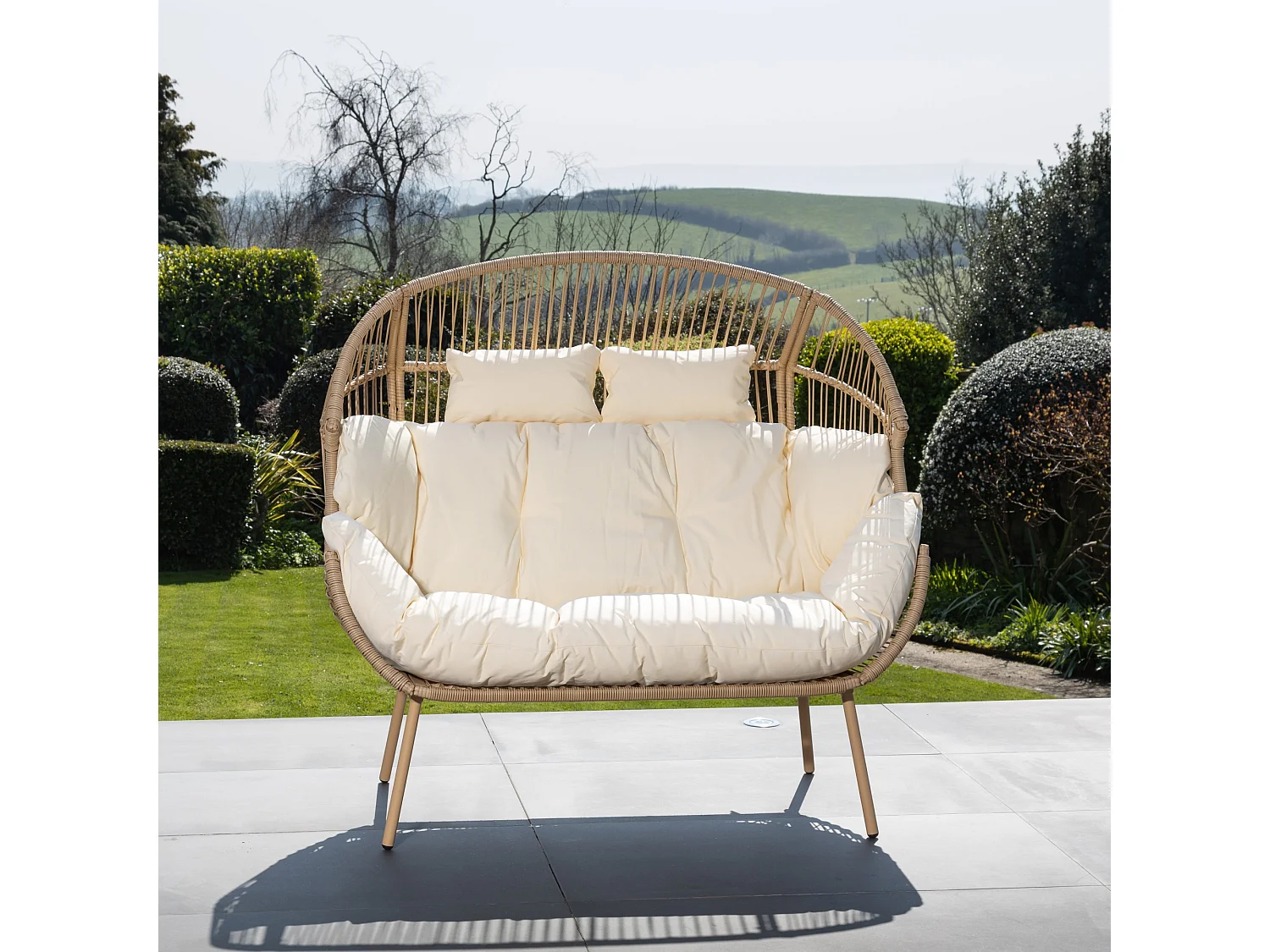 Cocona 2 Seat Standing Egg Chair