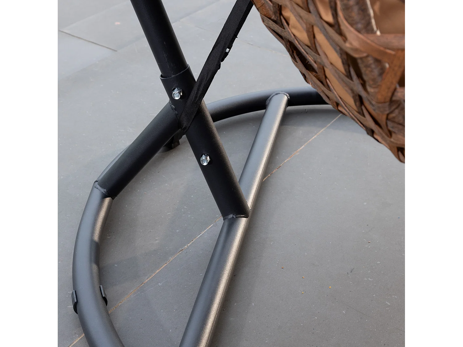 Henley Swing Egg Pod Chair