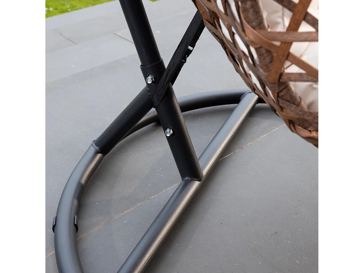 Henley Swing Egg Pod Chair