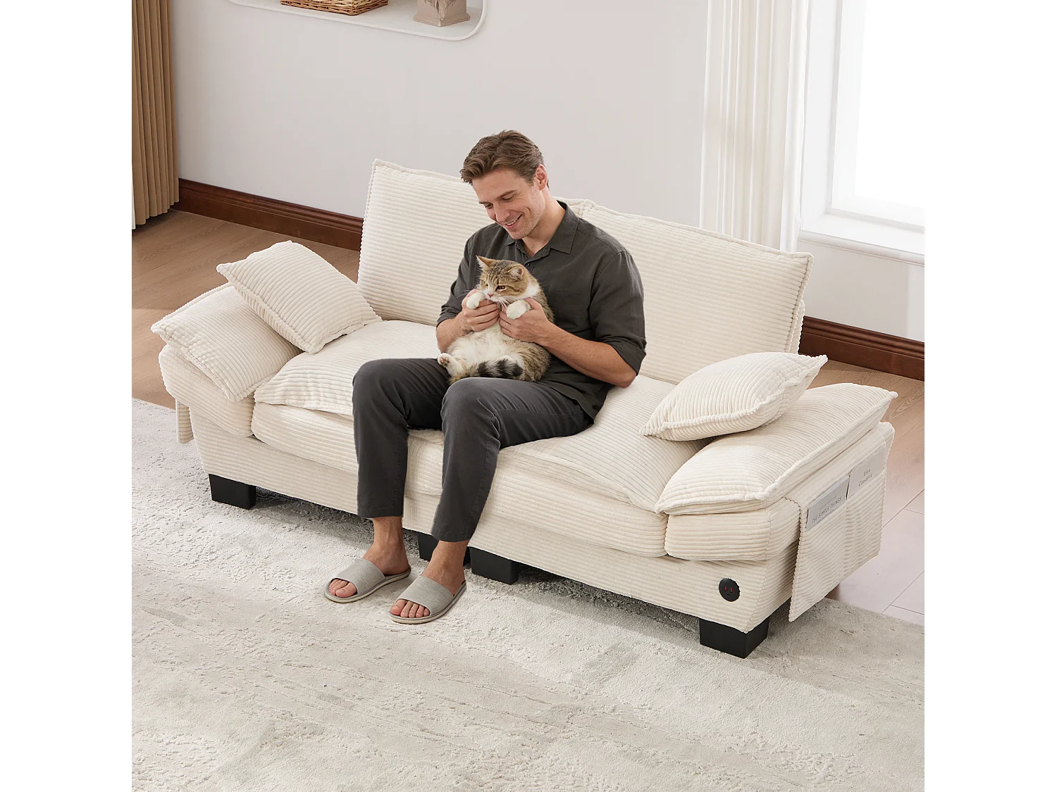 Zweisitzer-Cordsofa – 190 x 73 x 84 cm – mit USB-Anschluss und Taschen – Schaumstoffpolsterung – beige