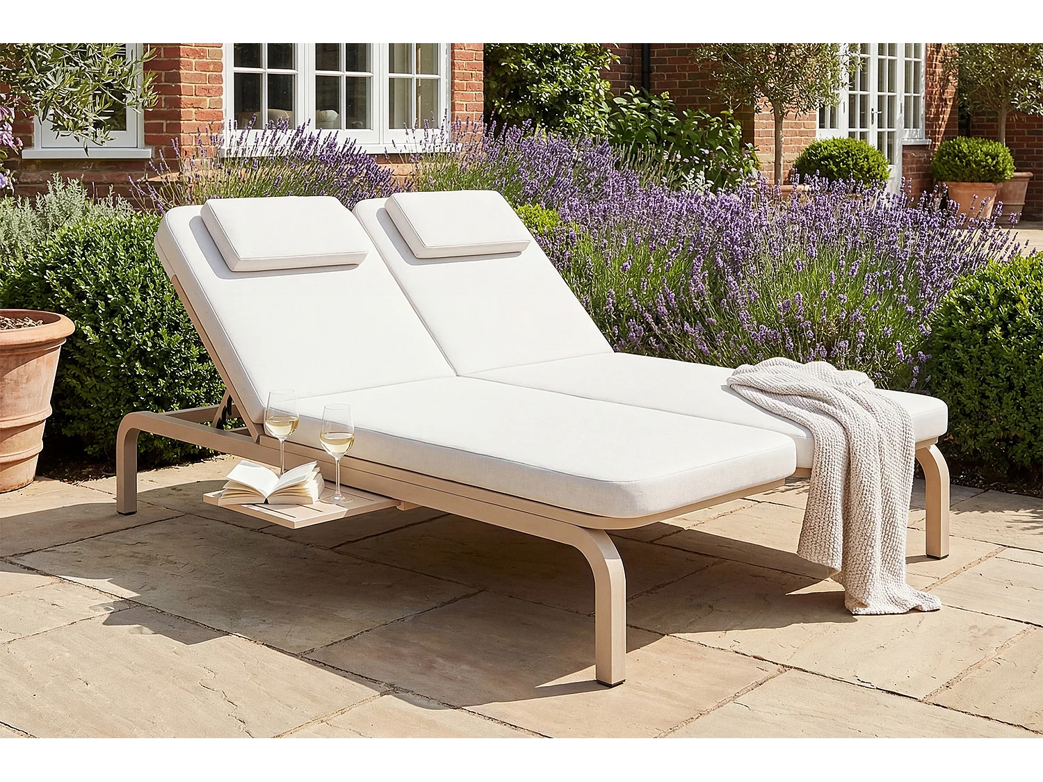 Podwójny leżak ogrodowy - 194 x 129 x 93 cm - Łóżko dzienne ze stolikiem - Regulowane oparcie - Poliester - Beżowy