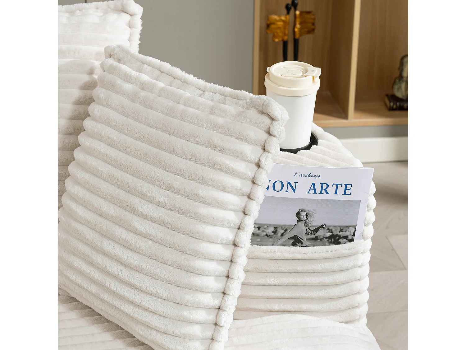 Canapé 3 places en velours côtelé - 250 x 152 x 82 cm - avec porte-gobelet + poche + coussins - beige