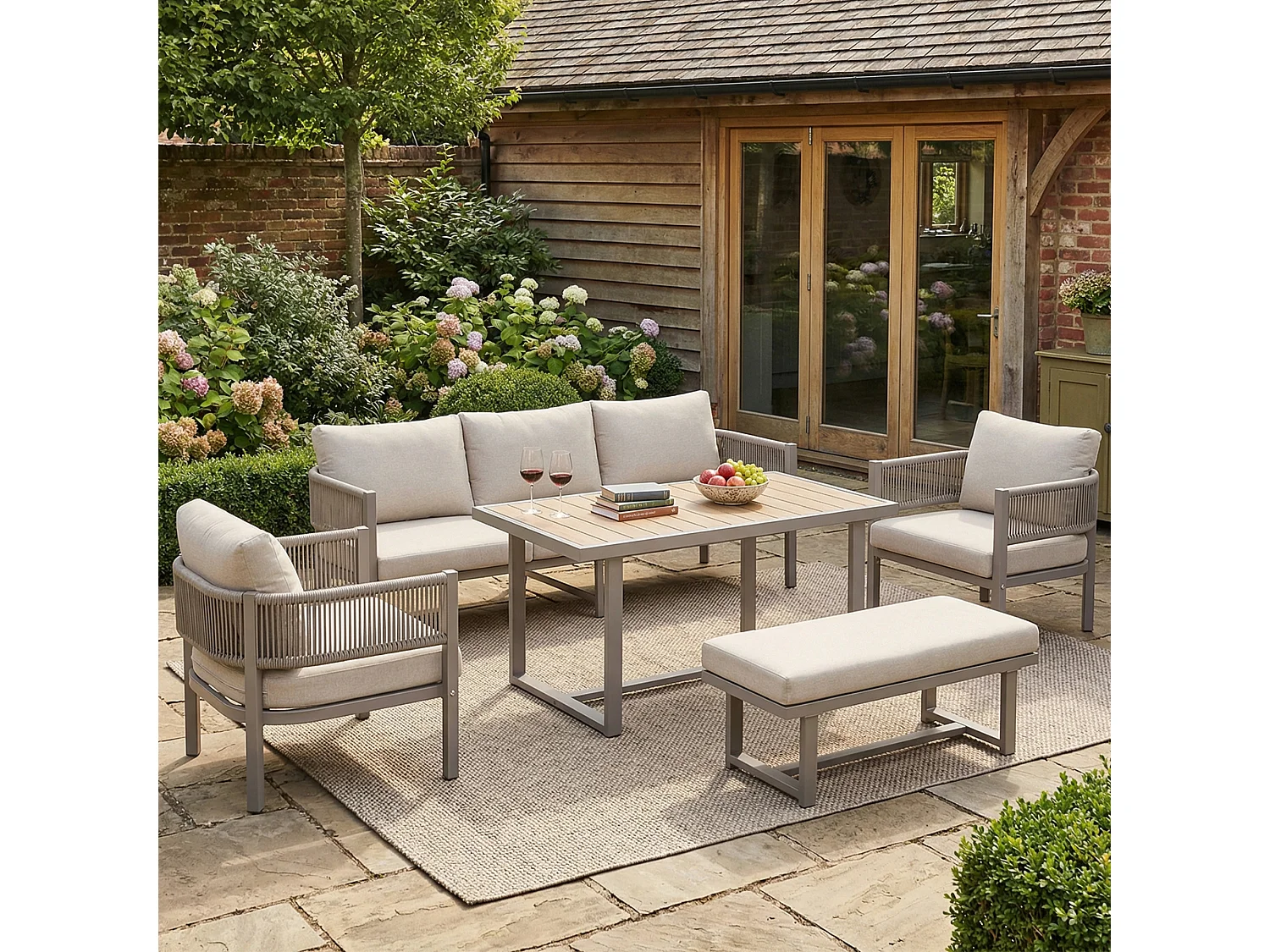 Ensemble salon de jardin 6 places - avec canapé + 1 table + 2 fauteuils + 1 banc + coussins - métal + Polyester - beige