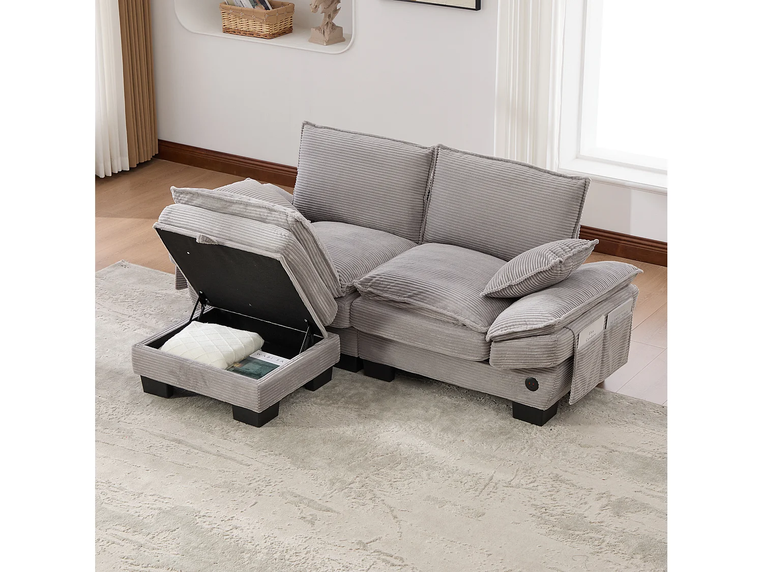 Dwuosobowy zestaw wypoczynkowy z tkaniny sztruksowej - 190 x 132 x 84 cm - z 1 pufem ze schowkiem + portem USB + kieszeniami - jasnoszary