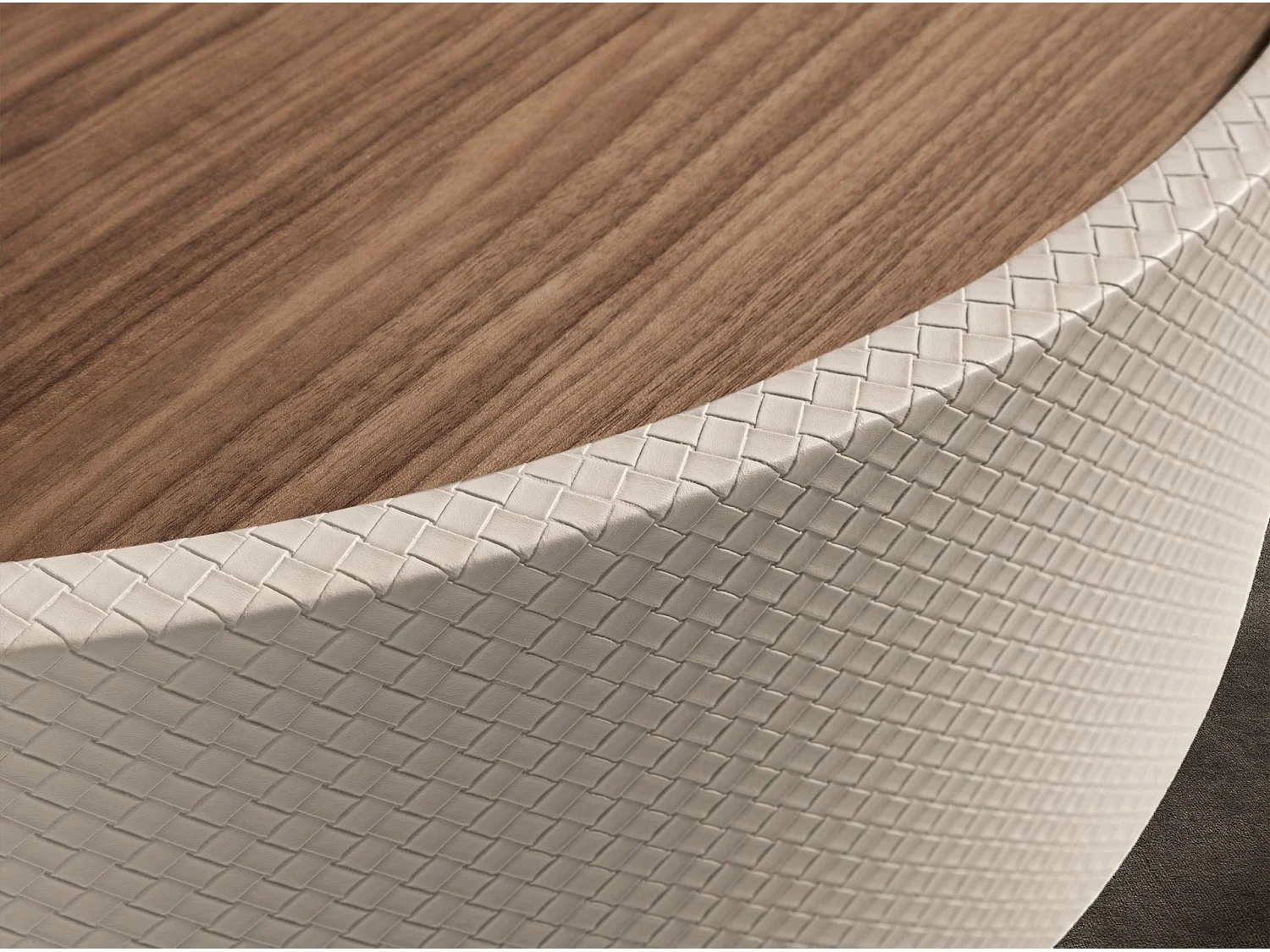 Runder Couchtisch aus Nussbaumholz und Holz mit Kunstlederbezug in Sandfarbe 2164 ANGEL CERDA