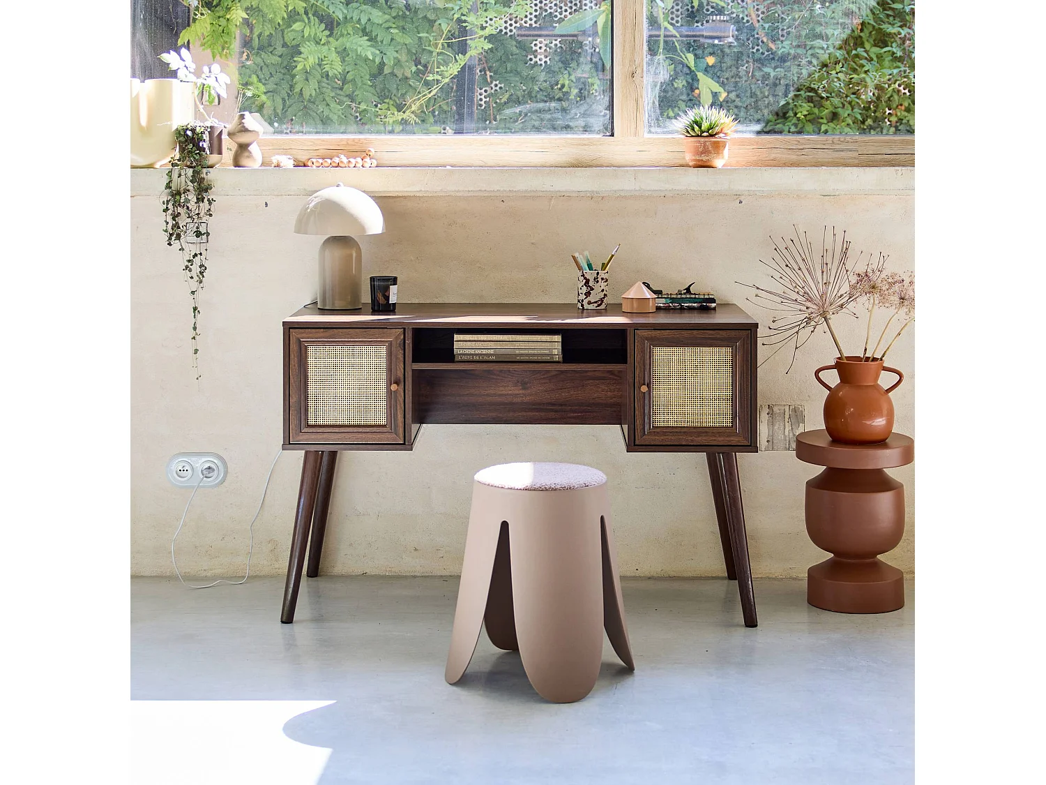 Escritorio decoración madera con 2 puertas madera oscura