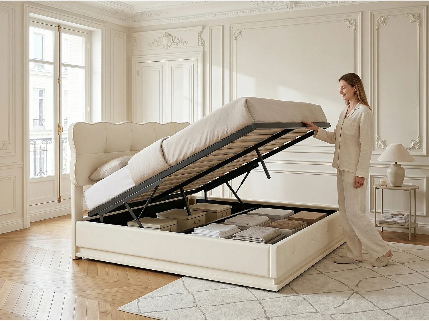 Lit coffre 140x200 cm avec LED RGB, lit capitonné velours beige, sommier relevable, grand rangement, design moderne