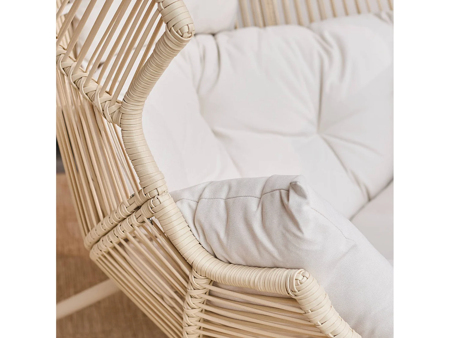 Fauteuil oeuf de jardin acier et résine beige - Salenza