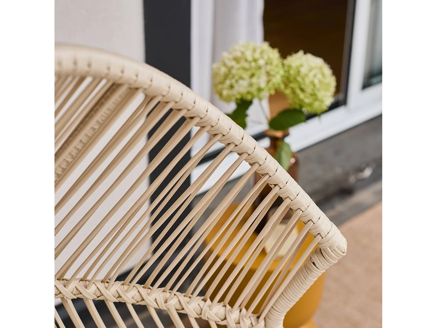 Fauteuil oeuf de jardin acier et résine beige - Salenza