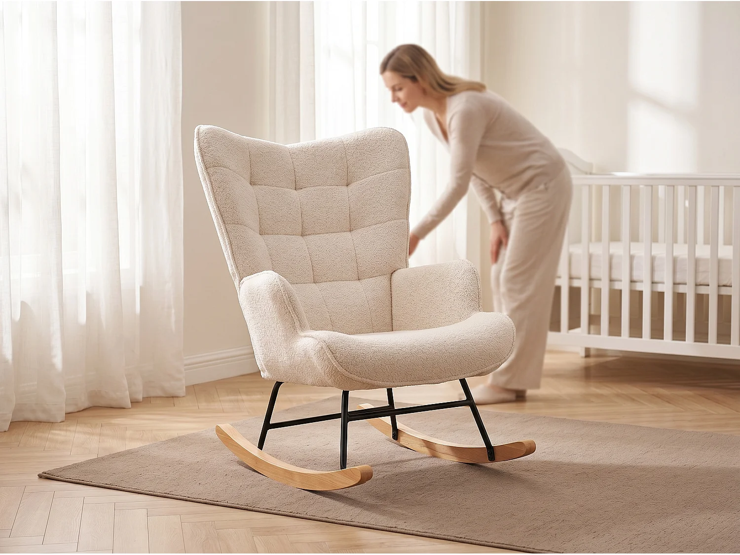 Fauteuil à bascule en tissu bouclé beige avec accoudoirs, rocking chair confortable avec structure bois et métal, fauteuil relaxation pour salon chambre