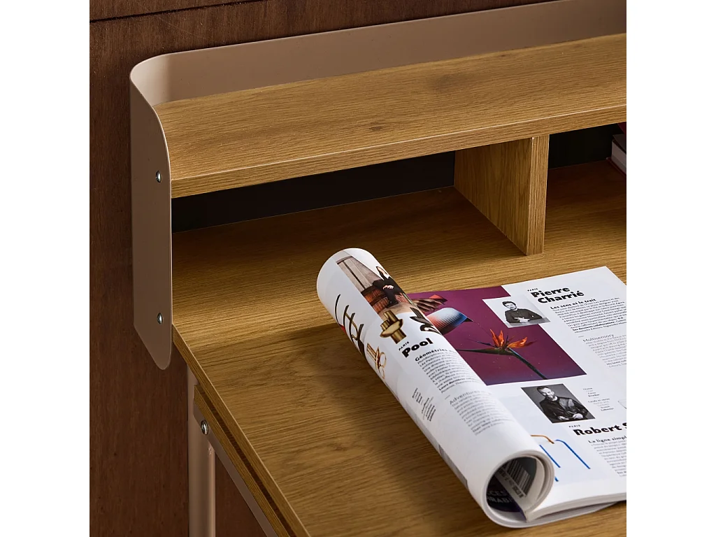 Escritorio de metal y decoración de madera con 3 nichos marrón