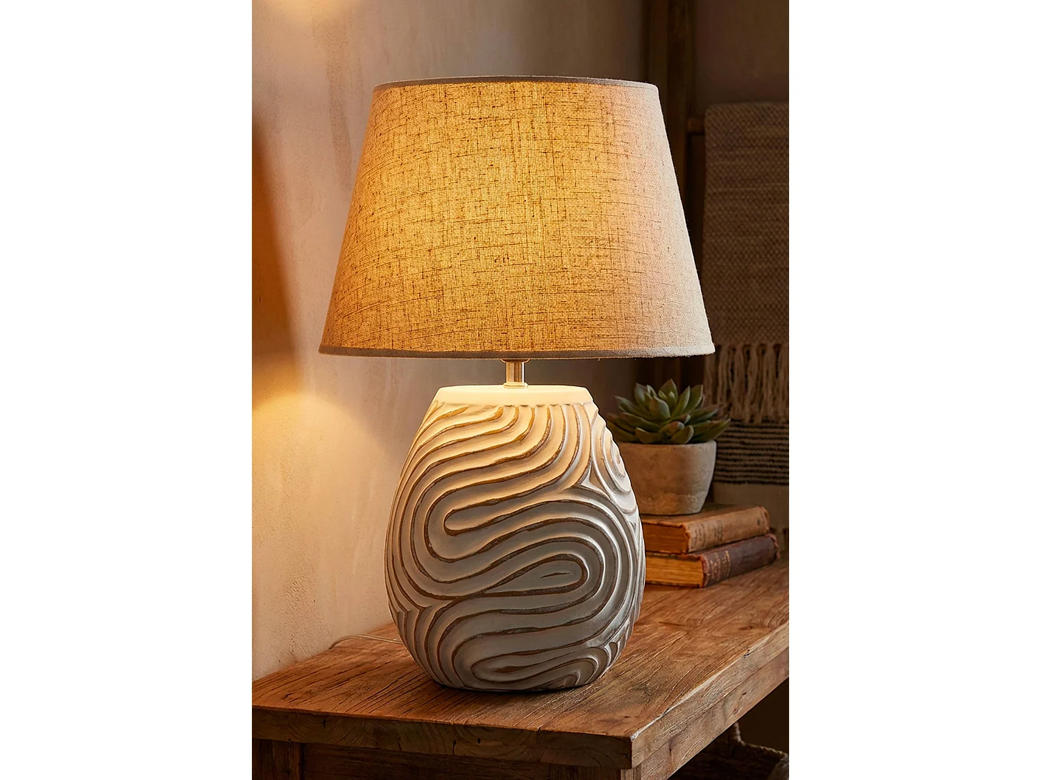 Lampe de table en résine beige avec abat-jour en tissu Ø 35×55