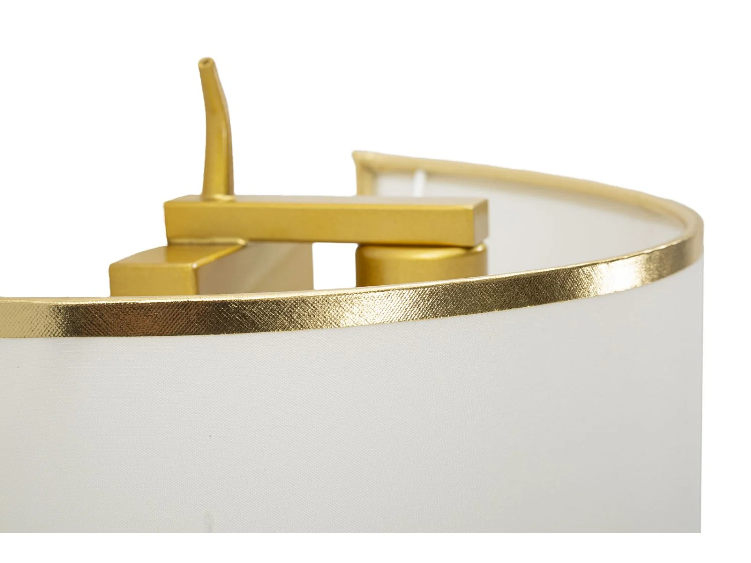 Wandlamp van metaal, glas en goud-witte stof.