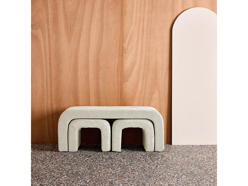 Banco y taburetes nido en borreguito blanco