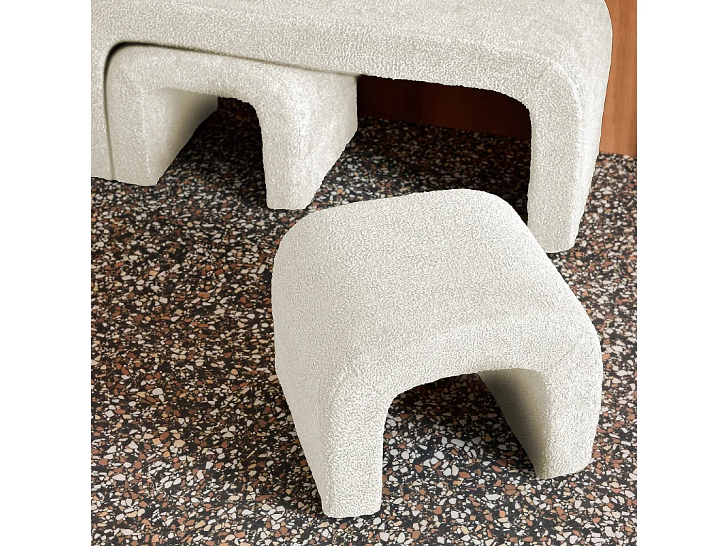 Banco y taburetes nido en borreguito blanco