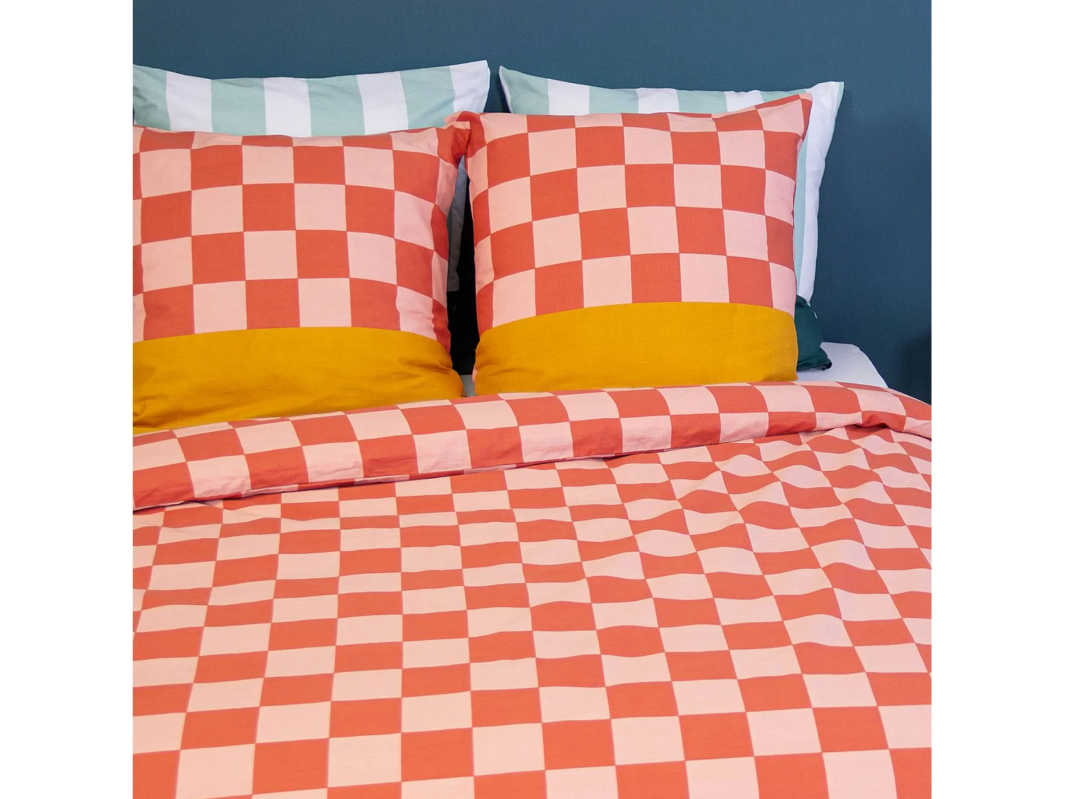 Parure de lit coton motifs damier 2 places rouge et orange 260 x 240cm - Futuna