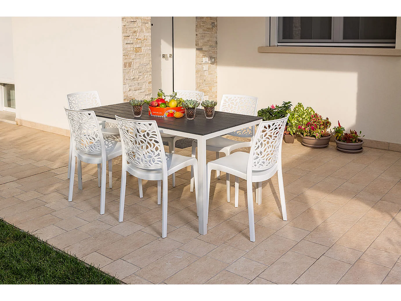 Table de jardin rectangulaire 156x78,structure en acier et lattes effet bois,6 places,style moderne pour jardin - THOMAS - Blanc/Ardoise