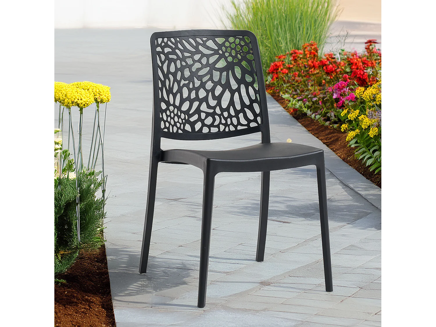 Lot de 6 chaises empilables en polypropylène renforcé de fibre de verre pour jardin ou intérieur, hydrofuges et résistantes, design moderne - SOLE - Noir