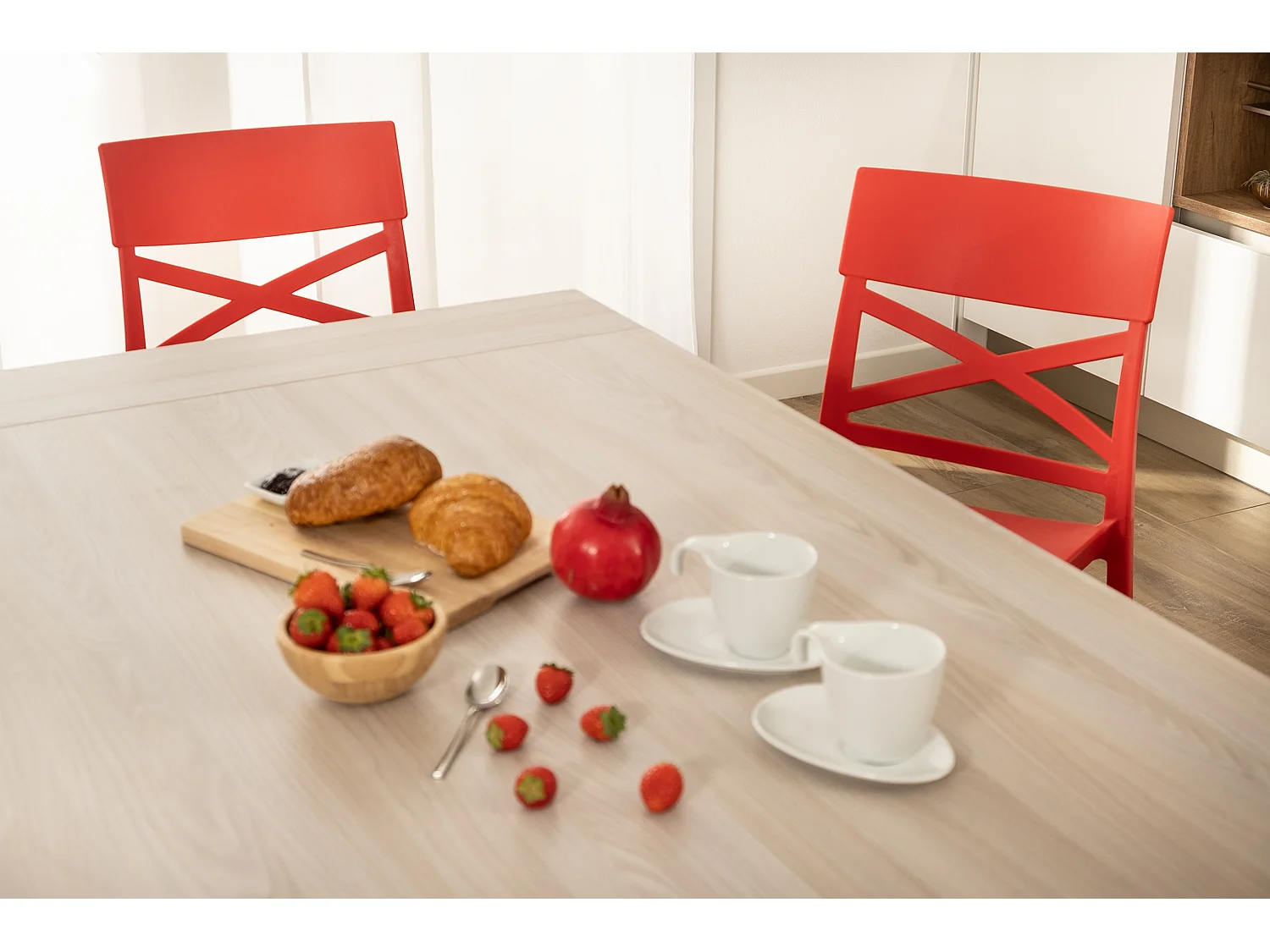 Lot de 4 chaises en polypropylène renforcé de fibre de verre empilables pour extérieur et jardin, bar, restaurant, cuisine design moderne - Martina - Rouge