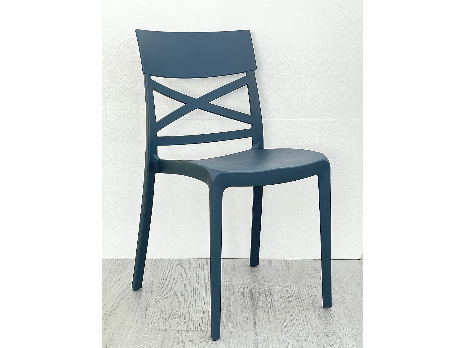 Lot de 4 chaises en polypropylène renforcé de fibre de verre empilables pour extérieur et jardin, bar, restaurant, cuisine design moderne - Martina - Bleu pétrole