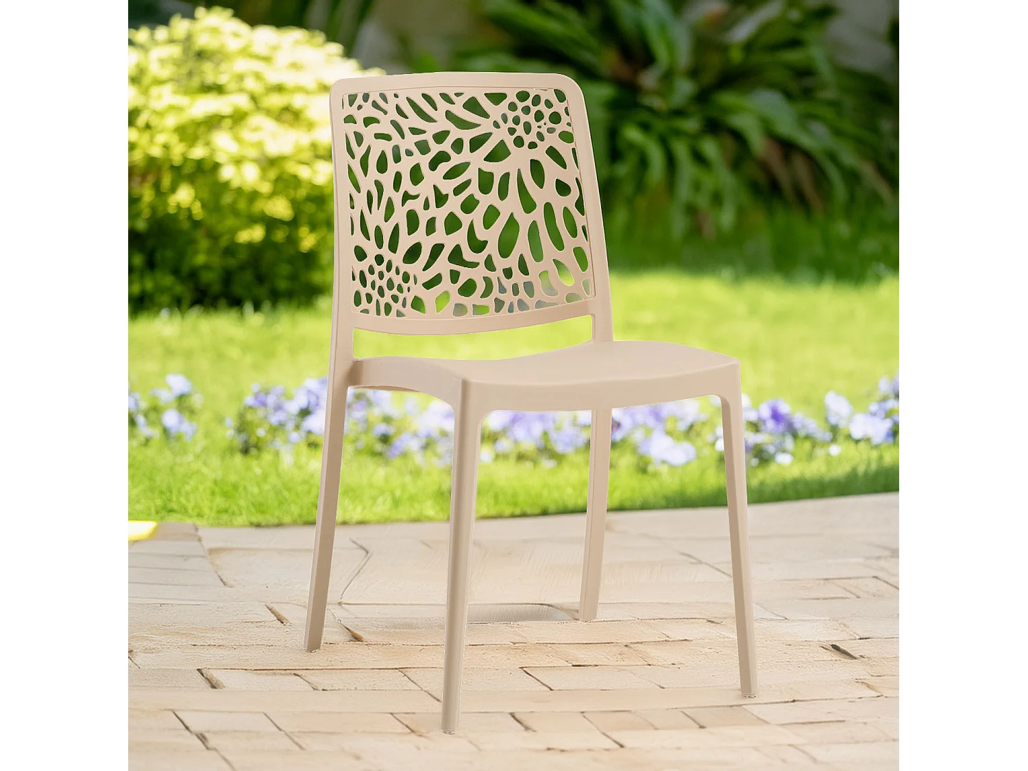 Lot de 6 chaises empilables en polypropylène renforcé de fibre de verre pour jardin ou intérieur, hydrofuges et résistantes, design moderne - SOLE - Crème