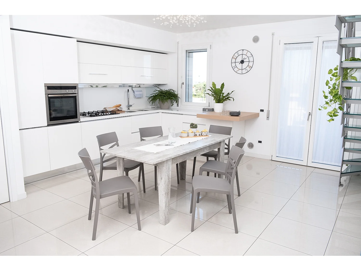 Lot de 4 chaises en polypropylène renforcé de fibre de verre empilables pour extérieur et jardin, bar, restaurant, cuisine design moderne - Martina - Taupe