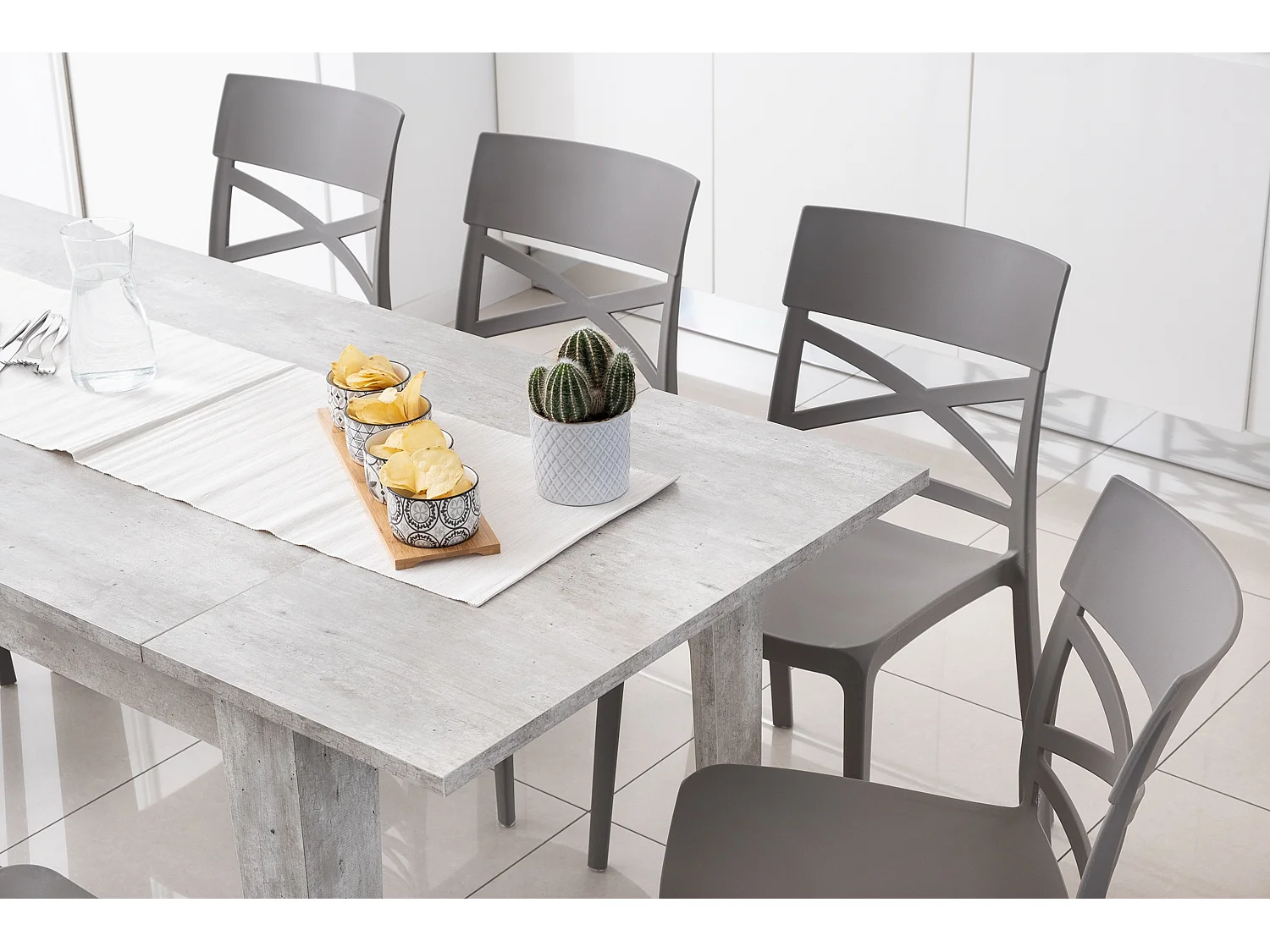 Lot de 4 chaises en polypropylène renforcé de fibre de verre empilables pour extérieur et jardin, bar, restaurant, cuisine design moderne - Martina - Taupe