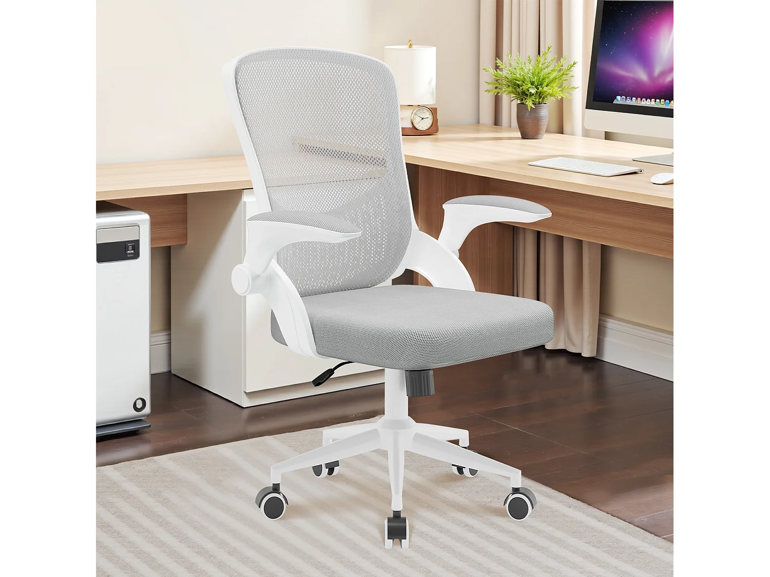 Chaise de bureau ergonomique avec accoudoirs rabattables, dossier moyen en résille avec soutien lombaire, hauteur réglable et rangement intégré au dossier