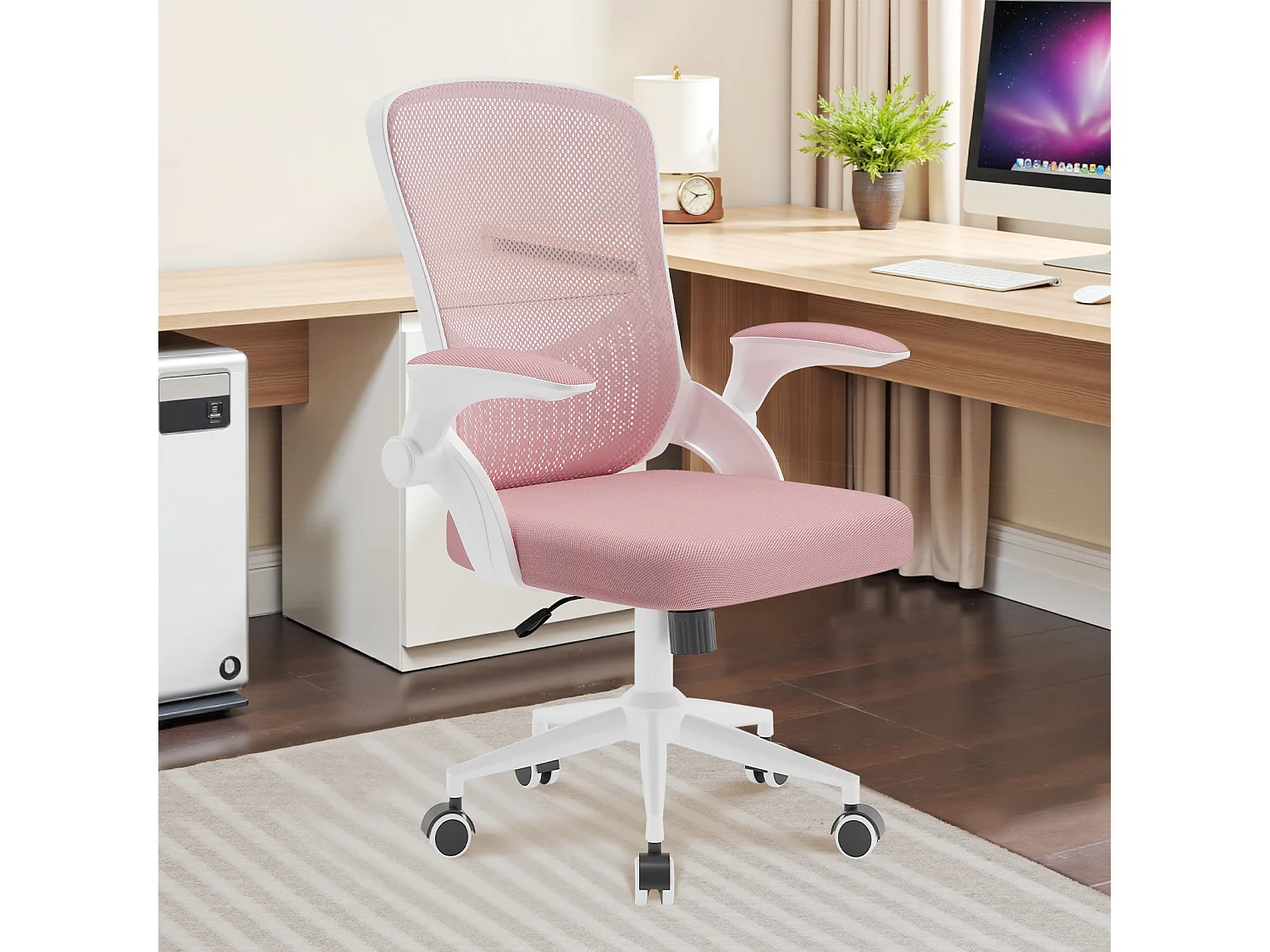 Chaise de bureau ergonomique avec accoudoirs rabattables, dossier moyen en résille avec soutien lombaire, hauteur réglable et rangement intégré au dossier