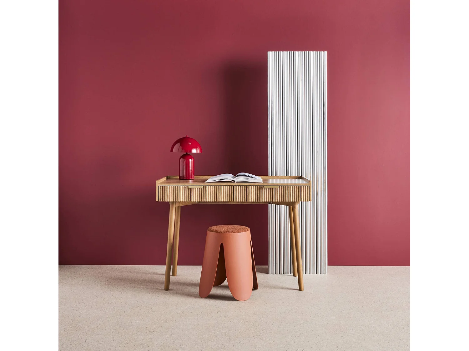 Bureau décor bois de manguier rainuré 2 tiroirs - 110 x 55 x 79.5 cm - Celian