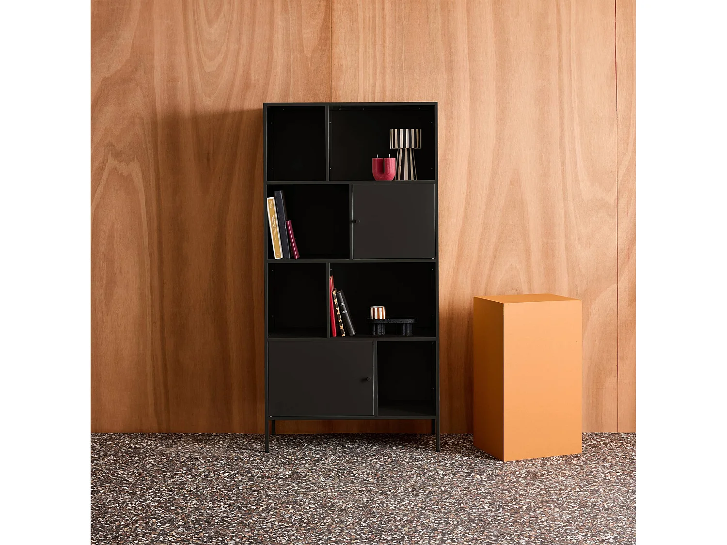 Buffet. meuble de rangement industriel métal noir 8 compartiments. L 80 x P 35 x H 160.5cm - Oklahoma