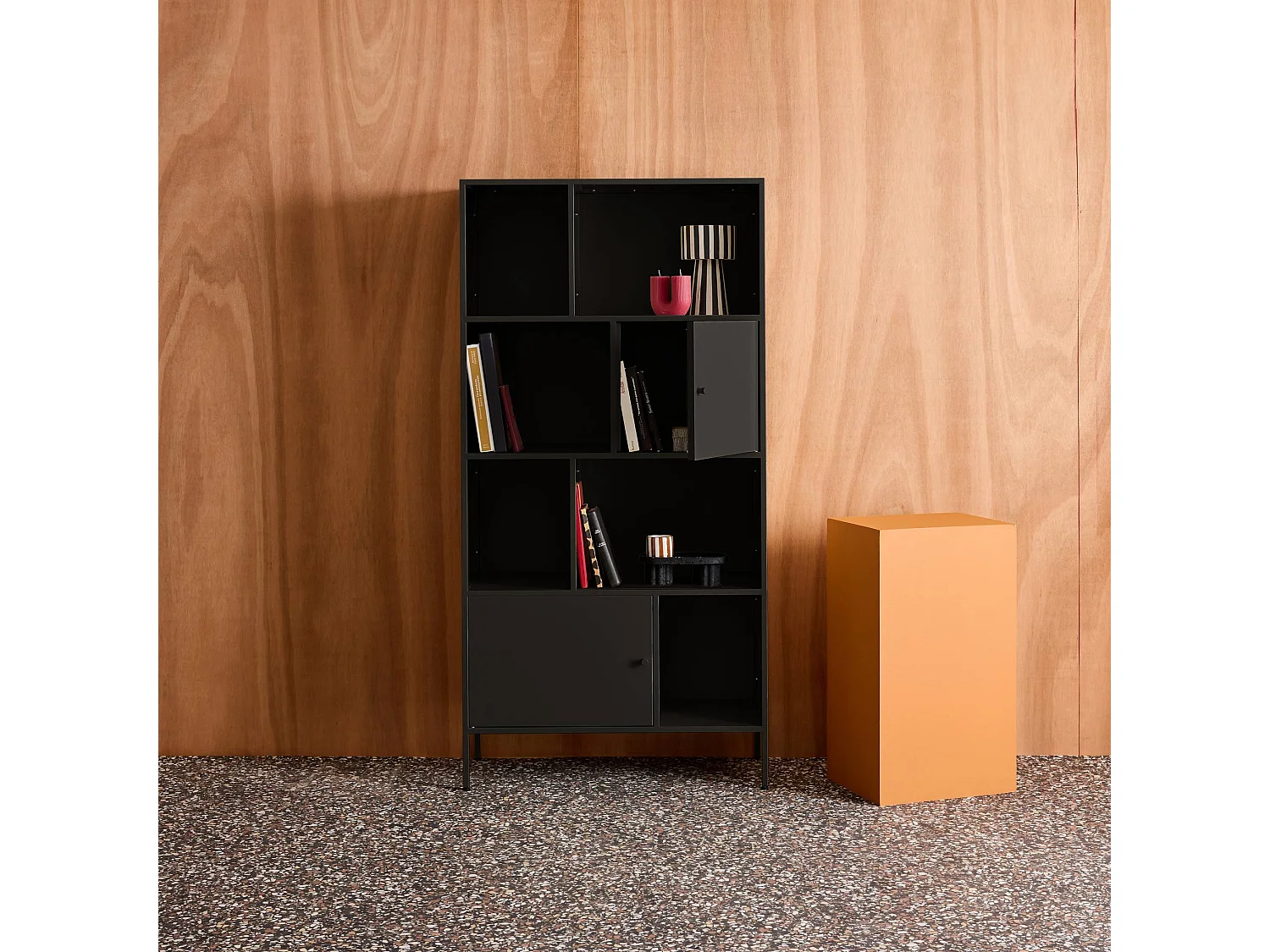 Buffet. meuble de rangement industriel métal noir 8 compartiments. L 80 x P 35 x H 160.5cm - Oklahoma