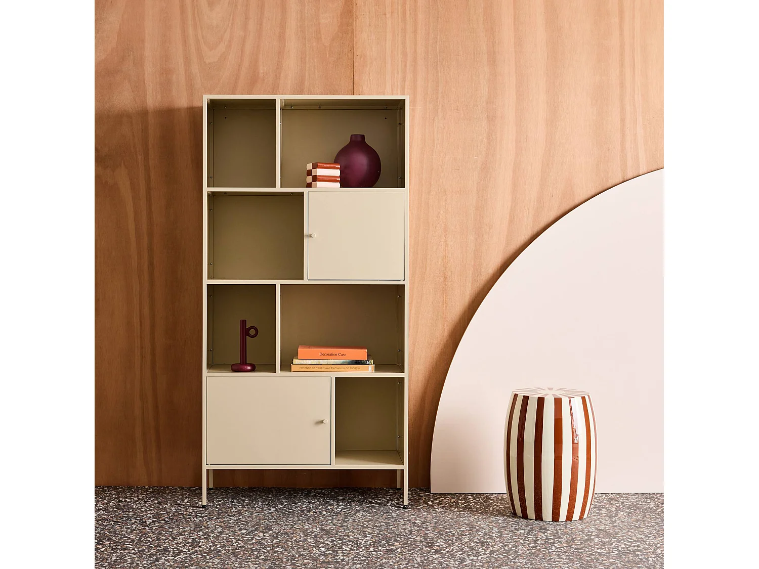 Buffet. meuble de rangement industriel métal crème 8 compartiments. L 80 x P 35 x H 160.5cm - Oklahoma