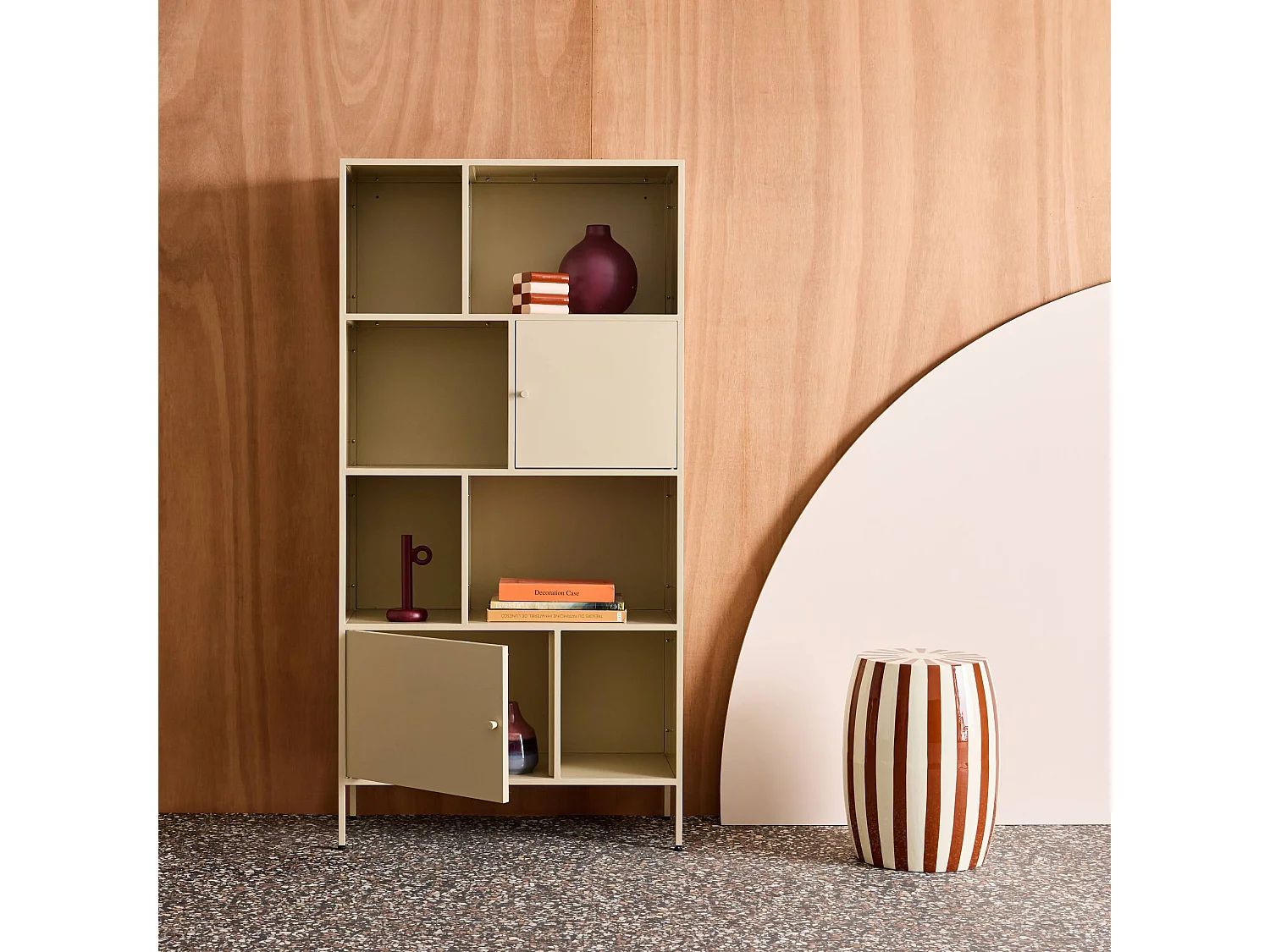 Buffet. meuble de rangement industriel métal crème 8 compartiments. L 80 x P 35 x H 160.5cm - Oklahoma