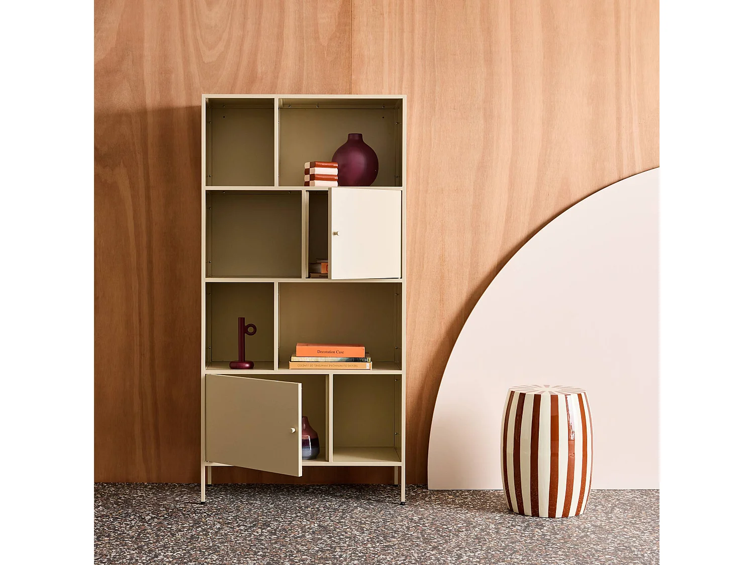 Buffet. meuble de rangement industriel métal crème 8 compartiments. L 80 x P 35 x H 160.5cm - Oklahoma