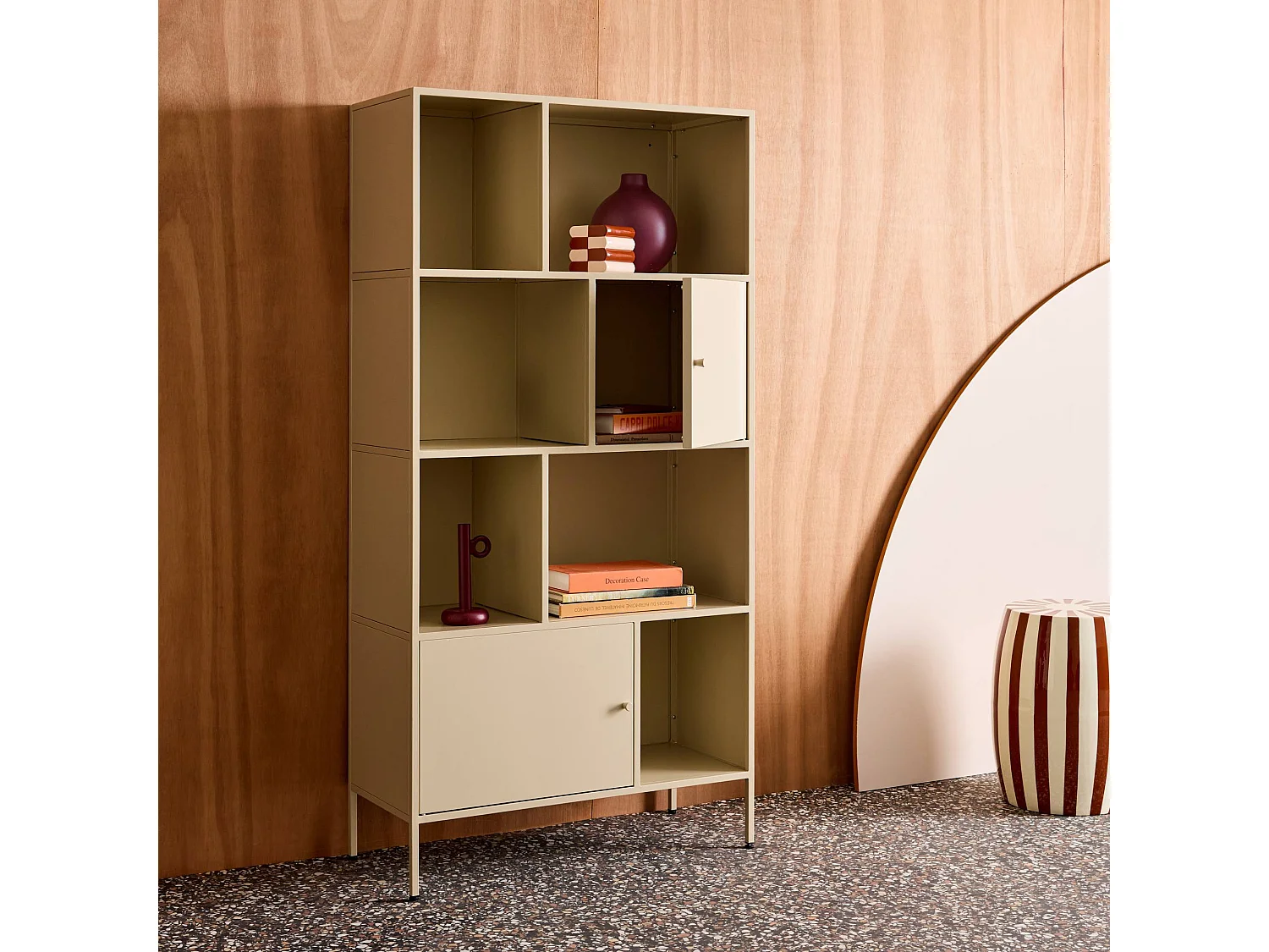 Buffet. meuble de rangement industriel métal crème 8 compartiments. L 80 x P 35 x H 160.5cm - Oklahoma