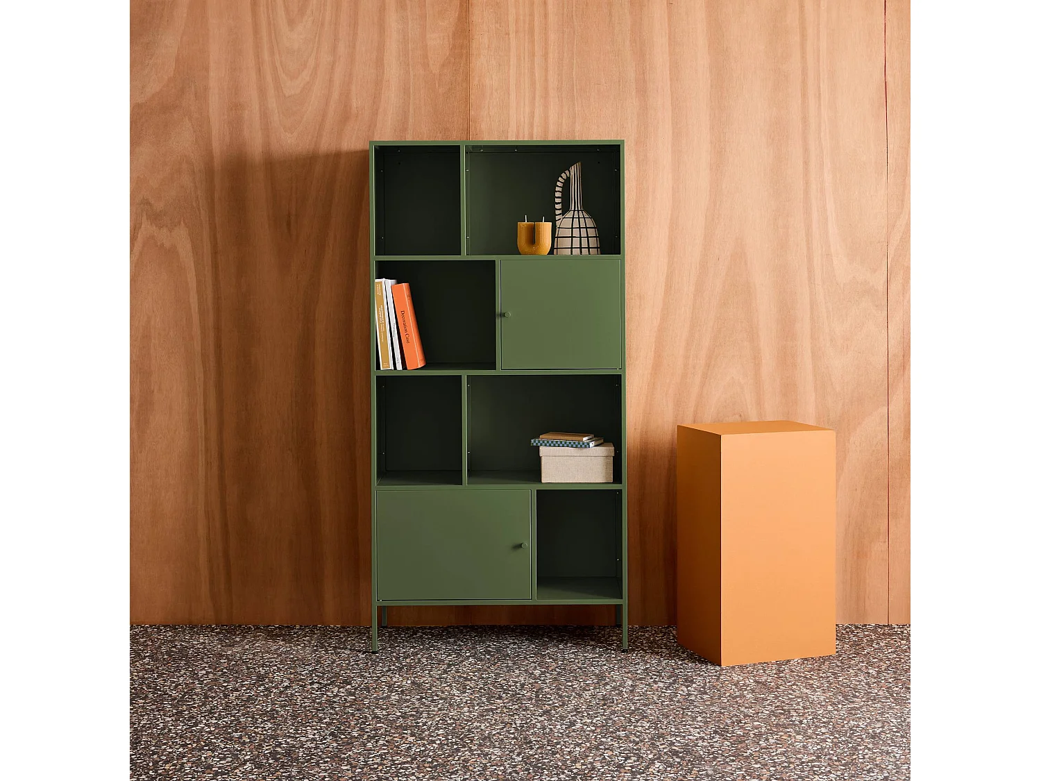 Buffet. meuble de rangement industriel métal vert 8 compartiments. L 80 x P 35 x H 160.5cm - Oklahoma